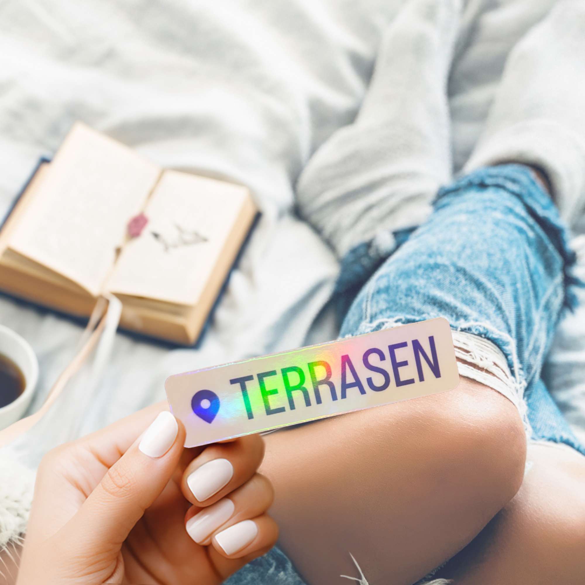 Aelin-inspired bookish laptop decal for TOG readers