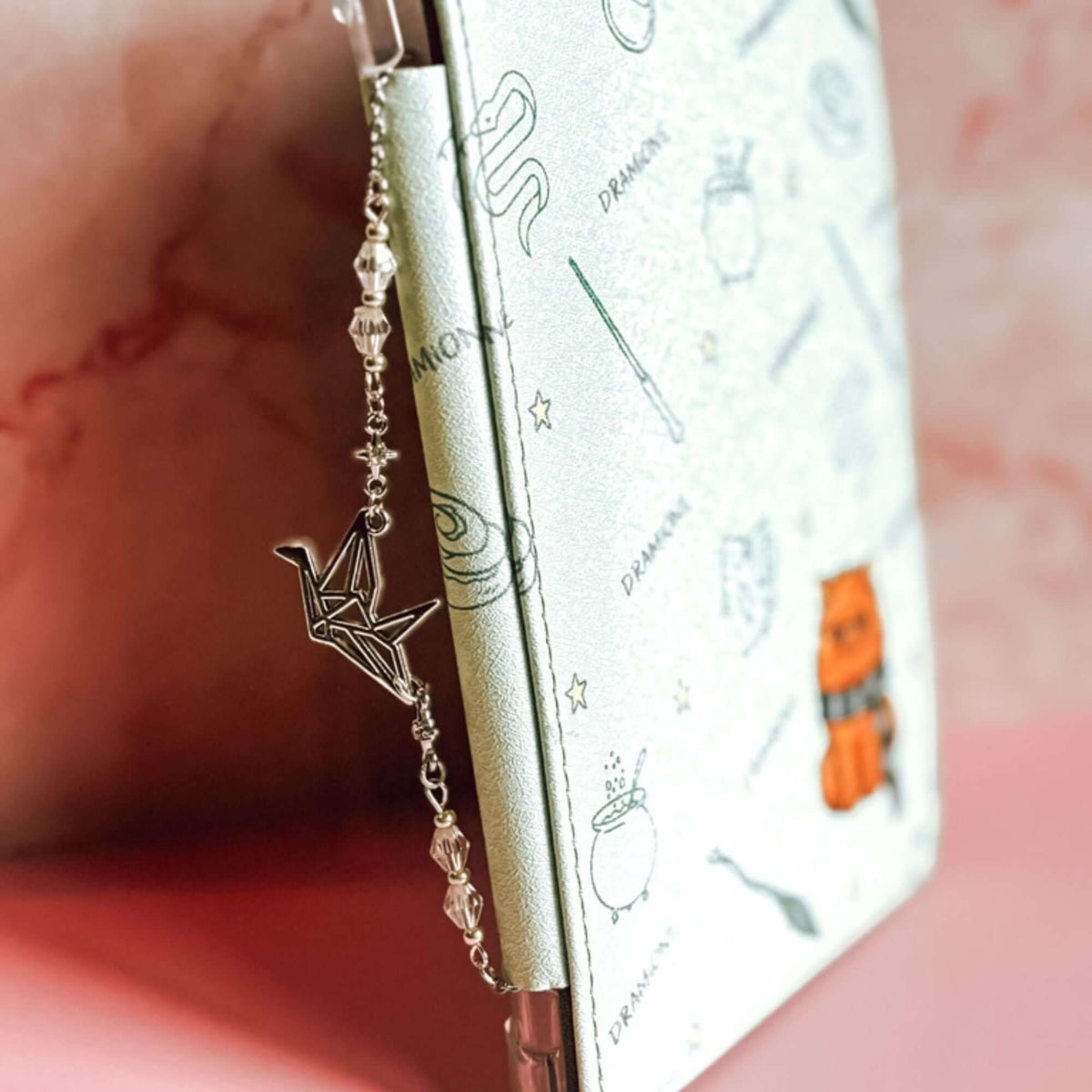 Bookish Queen E-Reader Accessories E-Reader Charm Chain - The Paper Crane