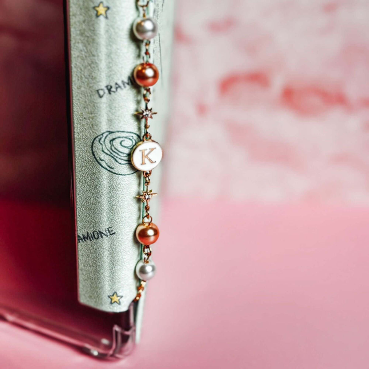 Bookish Queen E-Reader Accessories E-Reader Charm Chain - The Signature Pearl