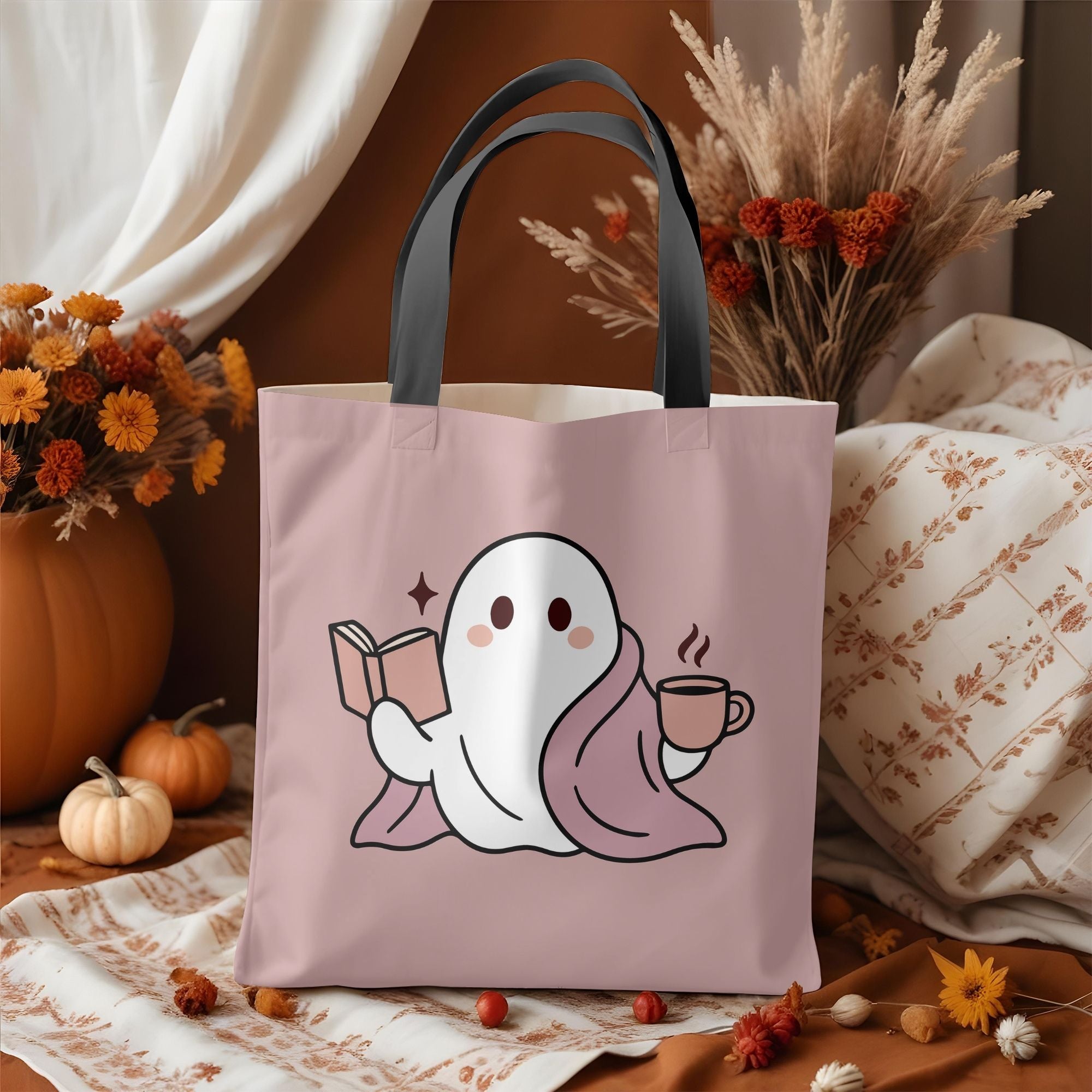 Spooky season tote bag with trendy ghost design for autumn outfits.